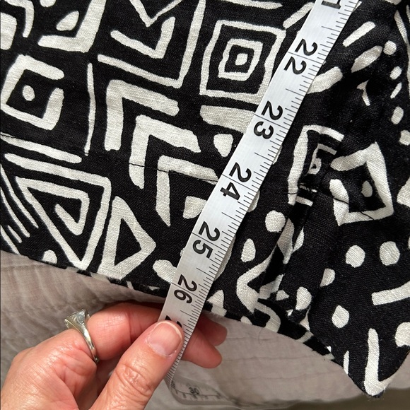 Tahari black off white elastic waist wide leg 100% linen boho tribal pants L - Picture 5 of 9